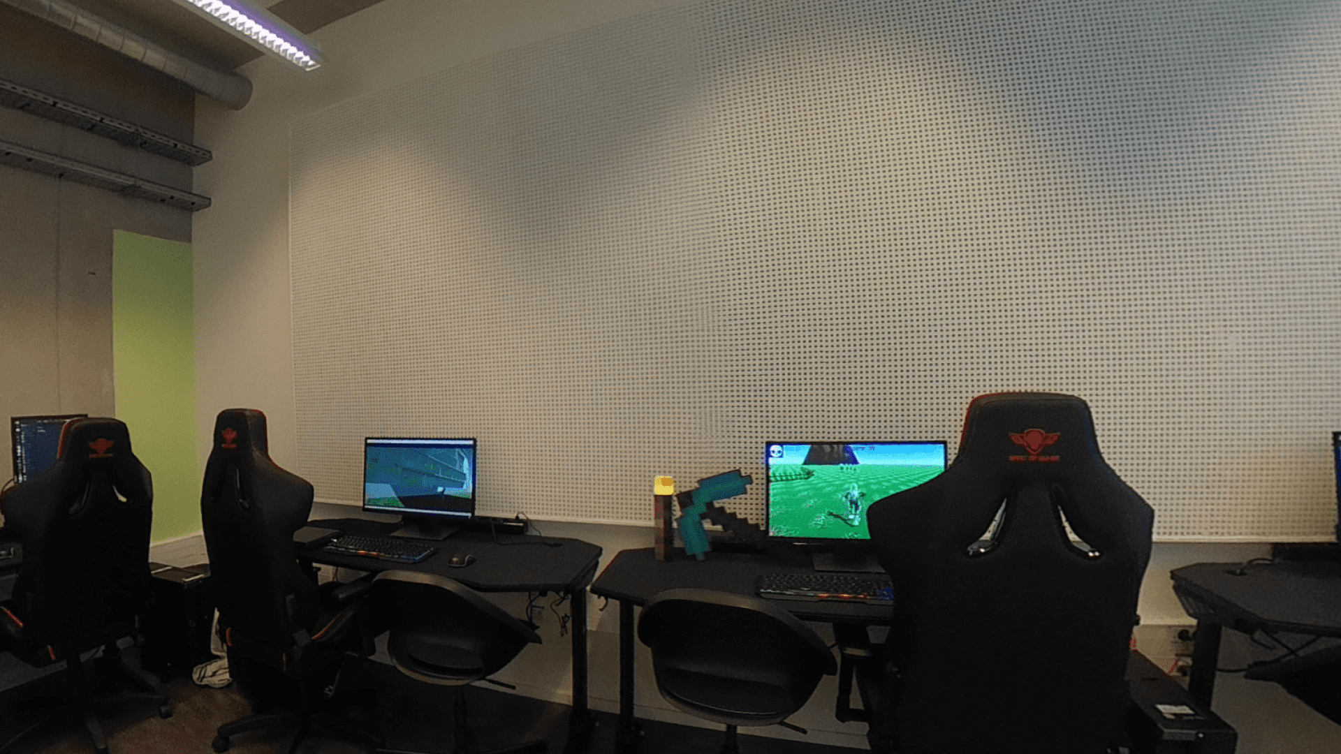 intérieur de la salle de réalité virtuelle